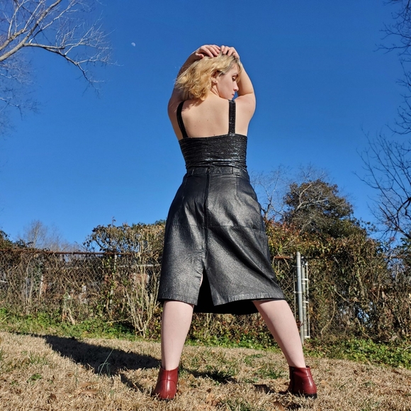 Vintage German Knee-Length Black Leather Skirt - Picture 3 of 4